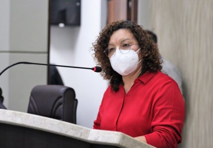Professora Terezinha solicita novos carrinhos para operadores ecológicos do município